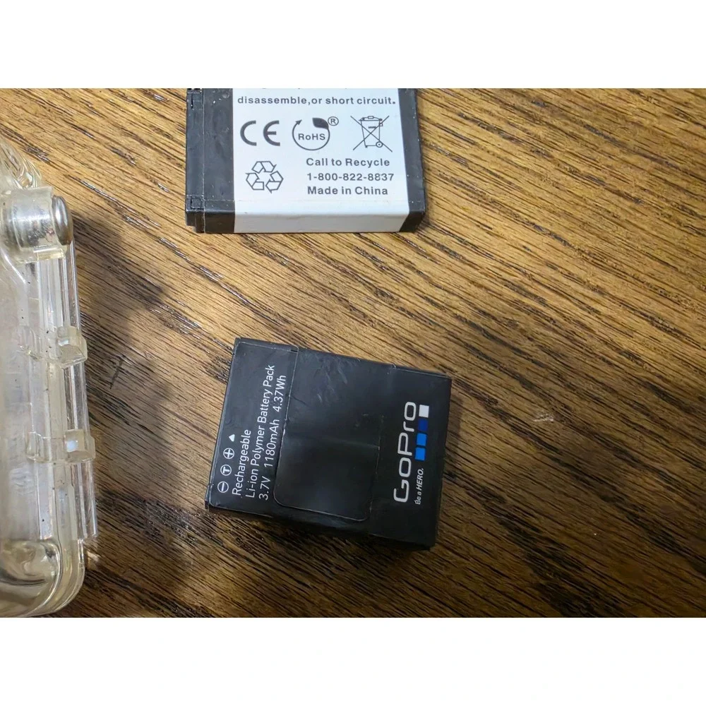 GoPro HERO2 and HERO3 Camera w Cases and Batteries for refurb parts UNTESTED